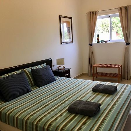 Apartamento Bubali Gardens Palm Beach Exterior foto