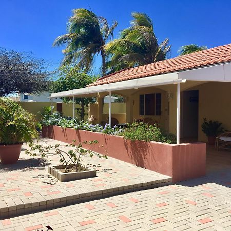Apartamento Bubali Gardens Palm Beach Exterior foto