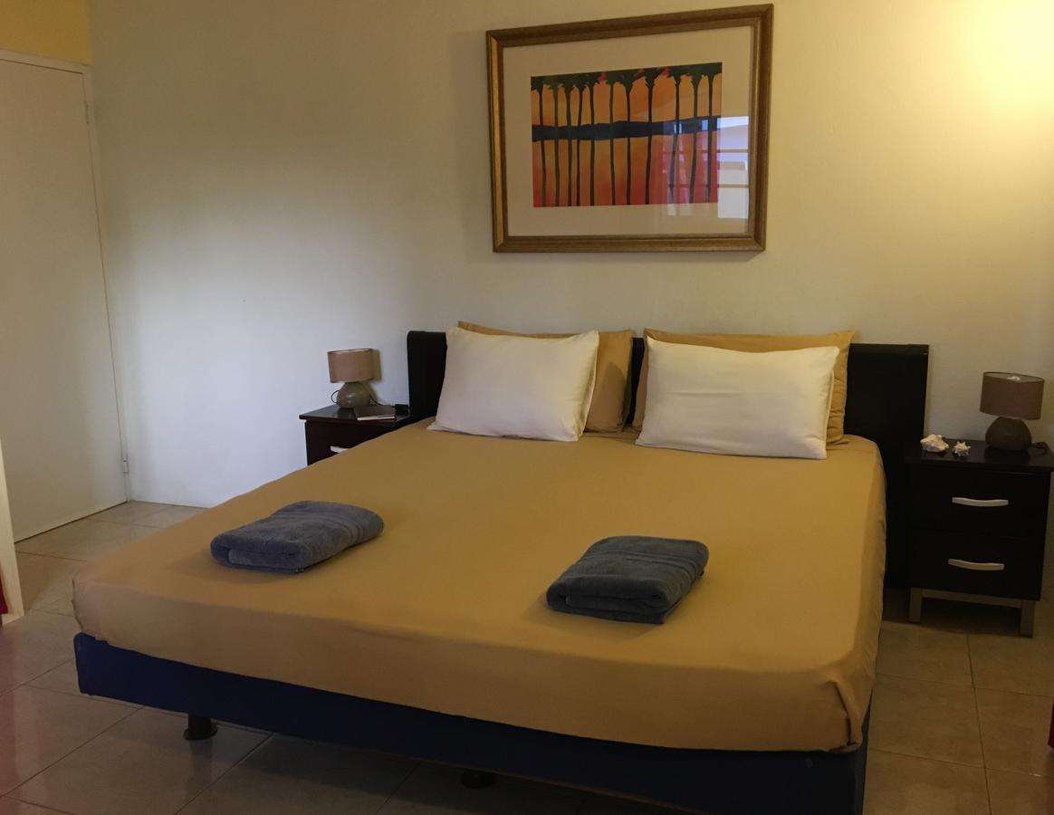Apartamento Bubali Gardens Palm Beach Exterior foto