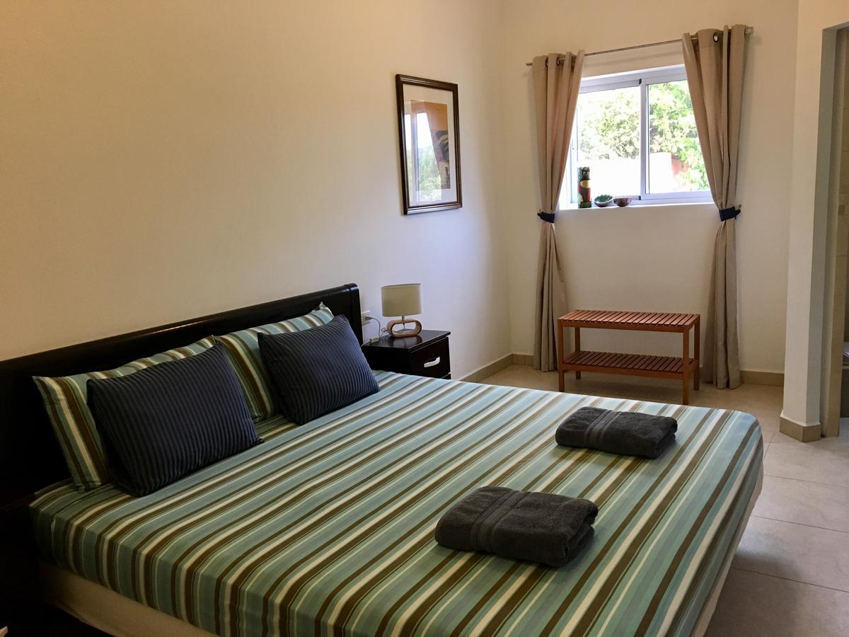 Apartamento Bubali Gardens Palm Beach Exterior foto