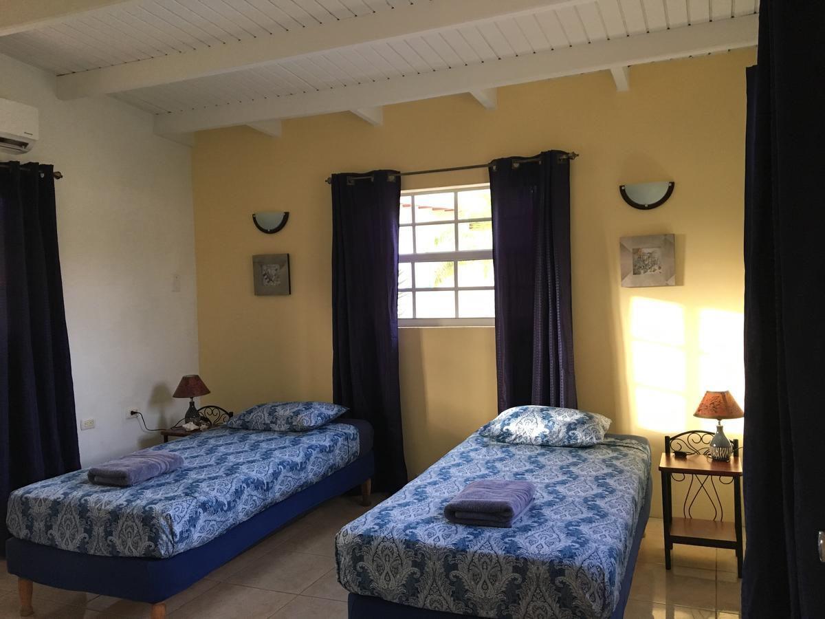 Apartamento Bubali Gardens Palm Beach Exterior foto