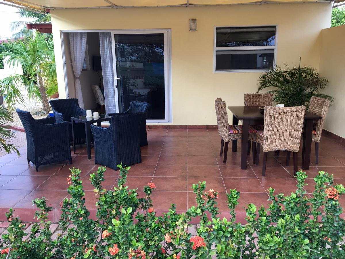 Apartamento Bubali Gardens Palm Beach Exterior foto