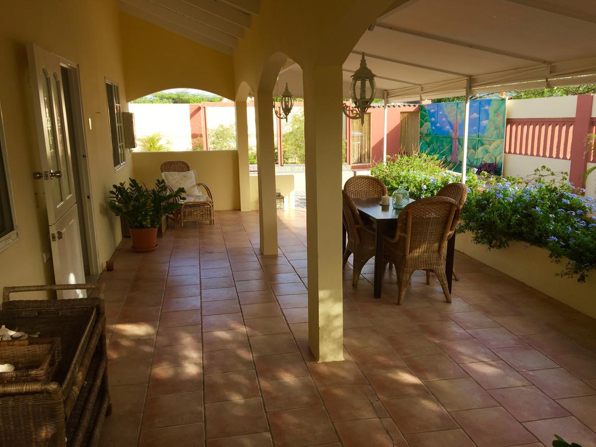 Apartamento Bubali Gardens Palm Beach Exterior foto