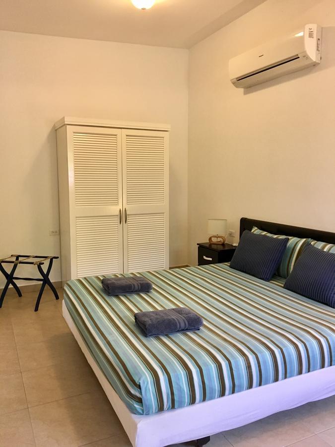 Apartamento Bubali Gardens Palm Beach Exterior foto