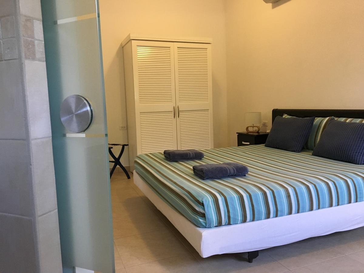 Apartamento Bubali Gardens Palm Beach Exterior foto