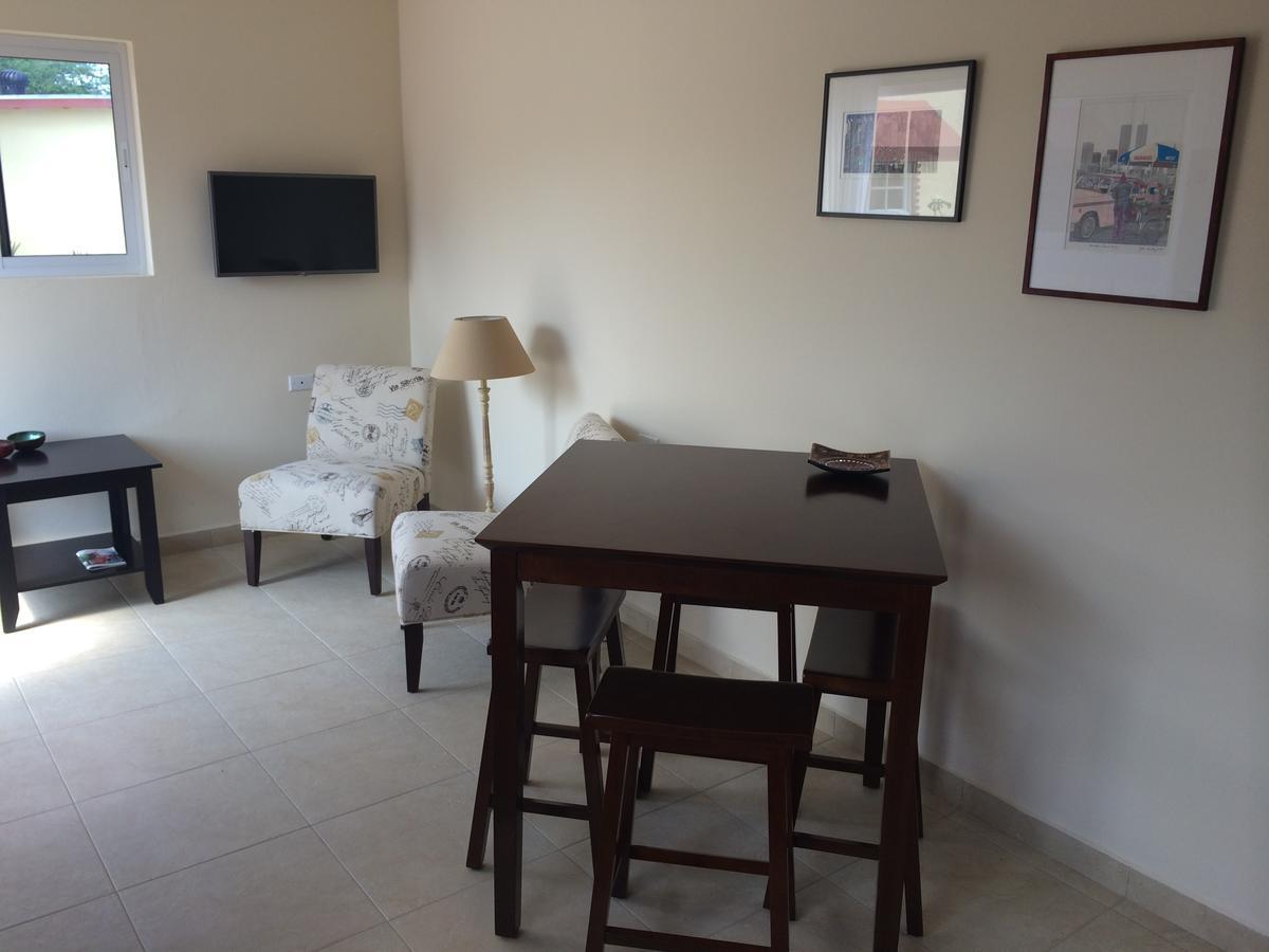 Apartamento Bubali Gardens Palm Beach Exterior foto